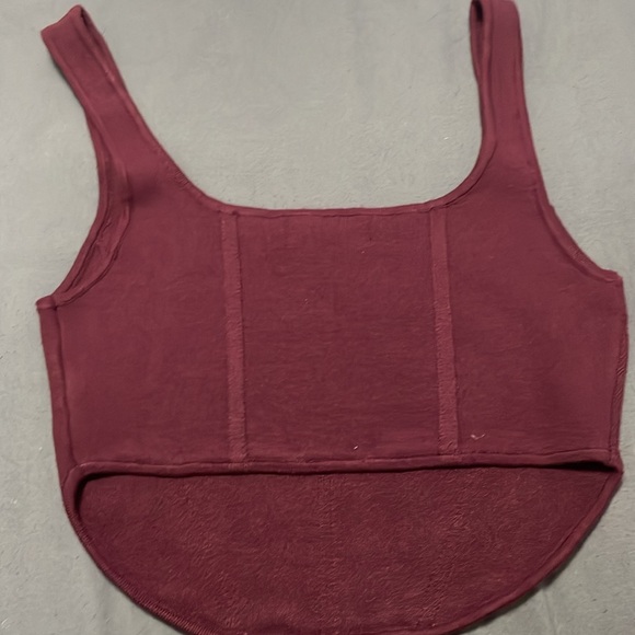 Red tank - Picture 4 of 4